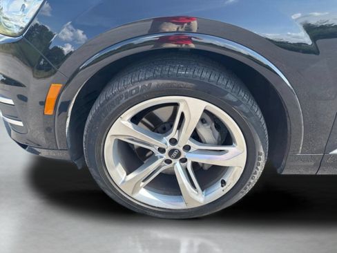 Used 2019 Audi Q7 3.0T Prestige w/ Prestige Package AWD/4WD image 32