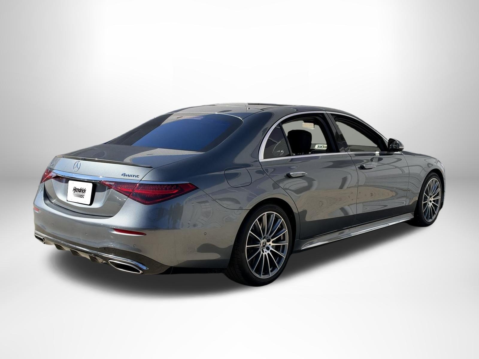 Used 2025 Mercedes-Benz S 580 4MATIC Sedan image 3