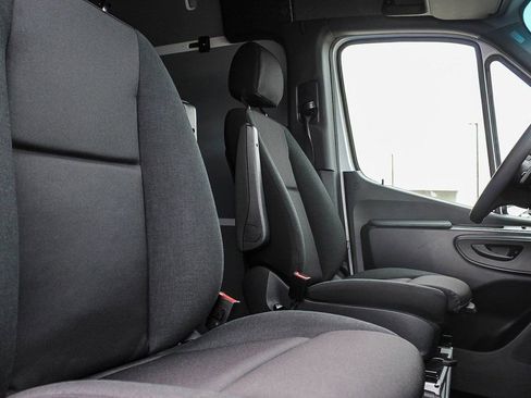 Used 2024 Mercedes-Benz Sprinter 144 Cargo image 34