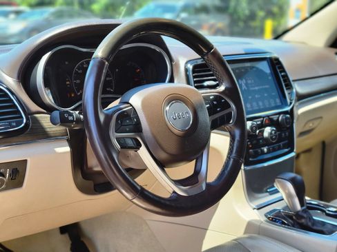 Used 2020 Jeep Grand Cherokee Overland AWD/4WD image 20