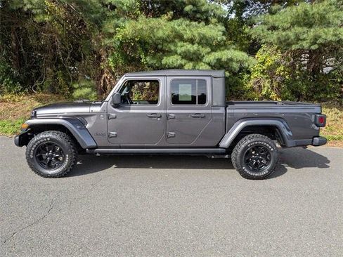 Certified 2022 Jeep Gladiator Willys image 9