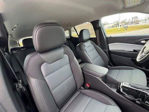 New 2026 Chevrolet Trax LT w/ Driver Confidence Package image 16