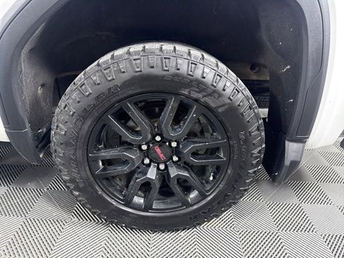 Used 2022 GMC Sierra 1500 Elevation w/ LPO, Elevation Black Package image 9