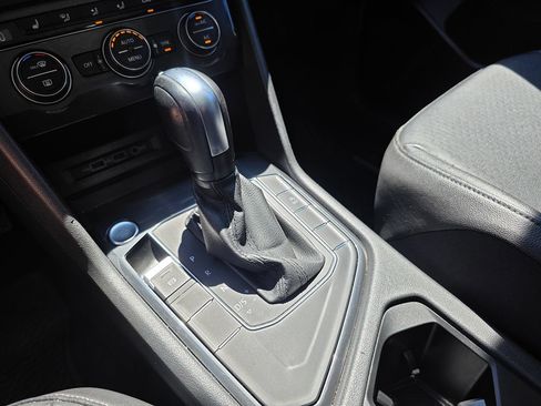 Used 2020 Volkswagen Tiguan SE w/ Panoramic Sunroof Package FWD image 38