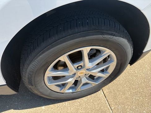 Used 2024 Chevrolet Equinox LT AWD/4WD image 56