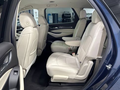 Used 2023 Buick Enclave Essence AWD/4WD image 35