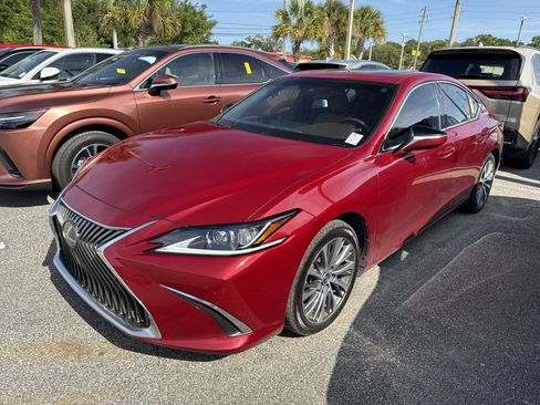 Used 2019 Lexus ES 350 w/ Premium Package FWD image 2