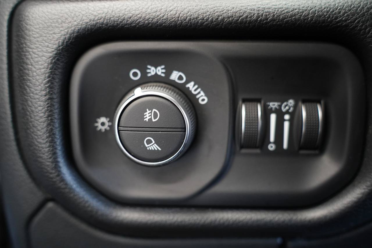 Used 2024 RAM 1500 Laramie AWD/4WD image 23