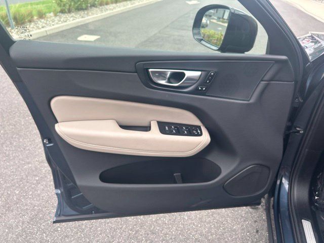 Used 2026 Volvo XC60 B5 Plus AWD/4WD image 19