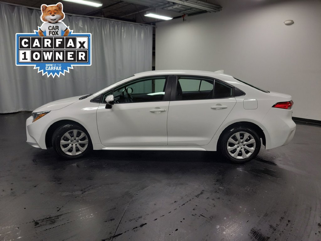 Used 2025 Toyota Corolla LE FWD image 5