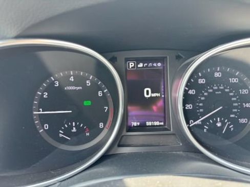 Used 2017 Hyundai Santa Fe Sport w/ Cargo Package AWD/4WD image 8