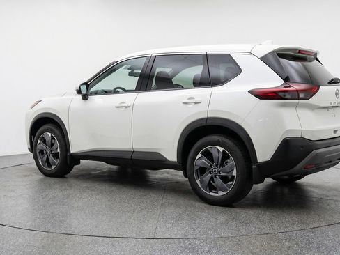 Used 2025 Nissan Rogue SV FWD image 6