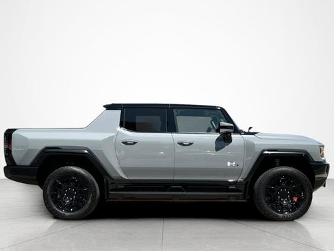 Used 2024 GMC Hummer EV 2X w/ LPO, Illumination Package AWD/4WD image 6
