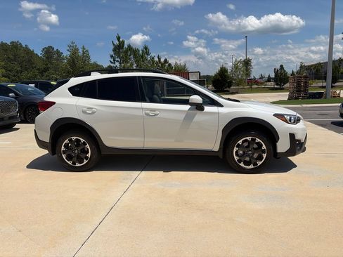 Used 2023 Subaru Crosstrek 2.0i Premium w/ Popular Package #4A AWD/4WD image 2