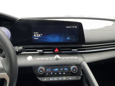 Used 2025 Hyundai Elantra SEL FWD image 51