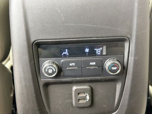 Used 2020 Buick Enclave Essence image 19