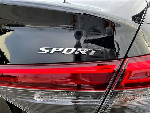 Used 2023 Honda Civic Sport image 9