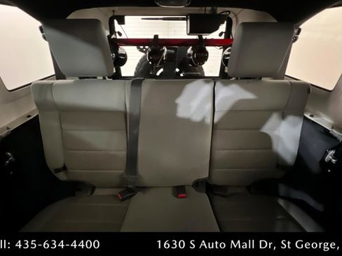Used 2008 Jeep Wrangler Unlimited Rubicon w/ Dual Top Group AWD/4WD image 25