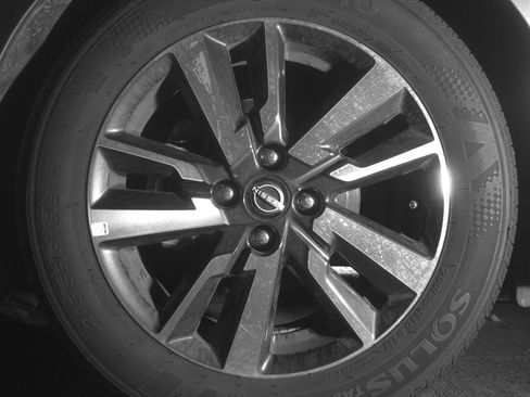 Used 2025 Nissan Versa SV image 12