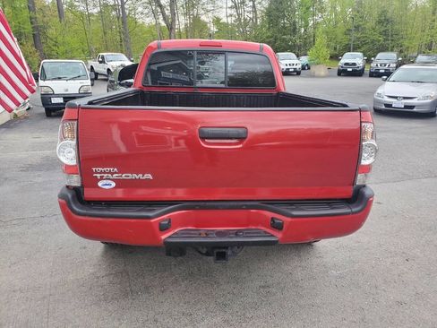 Used 2014 Toyota Tacoma 4x4 Access Cab V6 w/ TRD Sport Package image 6