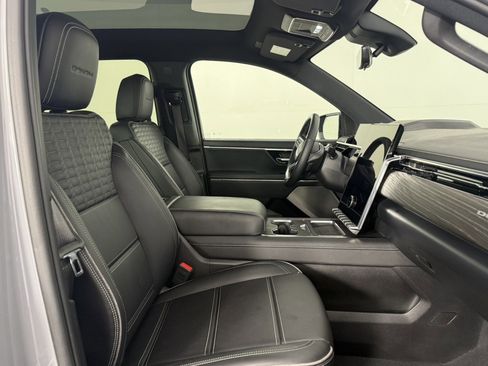 Used 2024 GMC Sierra EV Denali image 10