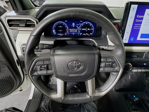 Certified 2024 Toyota Tacoma TRD Off-Road image 11
