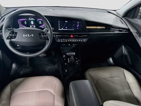 Used 2025 Kia Niro EX FWD image 23
