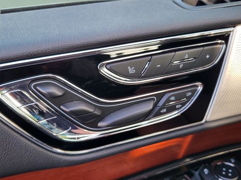 Used 2020 Lincoln Navigator L Reserve w/ Luxury Package RWD image 20