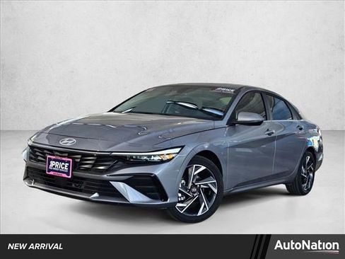 Used 2025 Hyundai Elantra Limited image 1