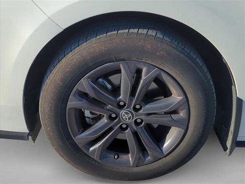 Used 2024 Toyota Sienna XSE w/ XSE Premium Package image 6