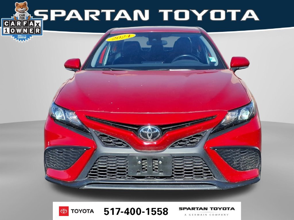 Used 2024 Toyota Camry SE FWD image 3