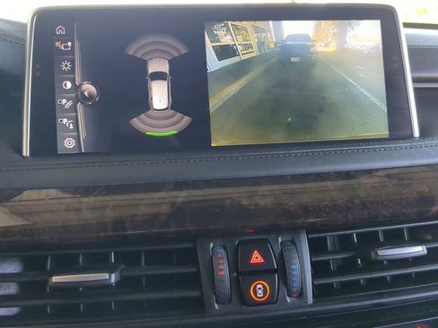 Used 2017 BMW X5 xDrive50i image 17