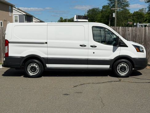 Used 2018 Ford Transit 150 130 Low Roof RWD image 3