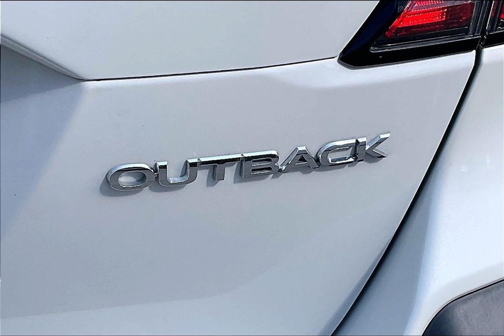 Certified 2025 Subaru Outback Premium AWD/4WD image 9