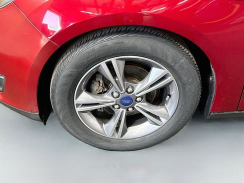 Used 2017 Ford Focus SE FWD image 37