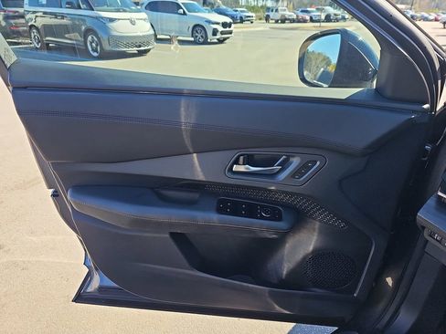 Used 2023 Nissan Ariya FWD image 31