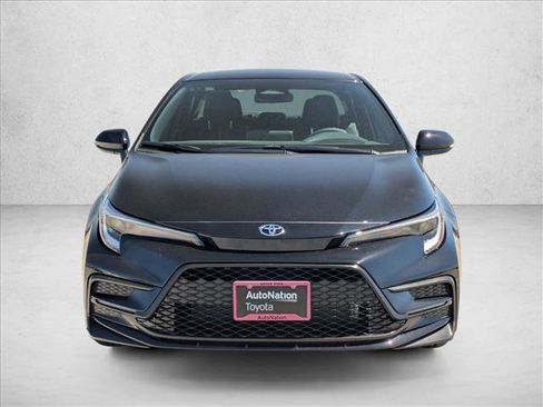 Certified 2025 Toyota Corolla SE FWD image 6