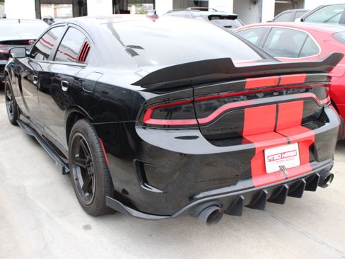 Used 2023 Dodge Charger R/T w/ Blacktop Package RWD image 5