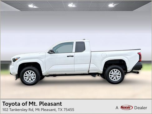 Used 2024 Toyota Tacoma SR image 1