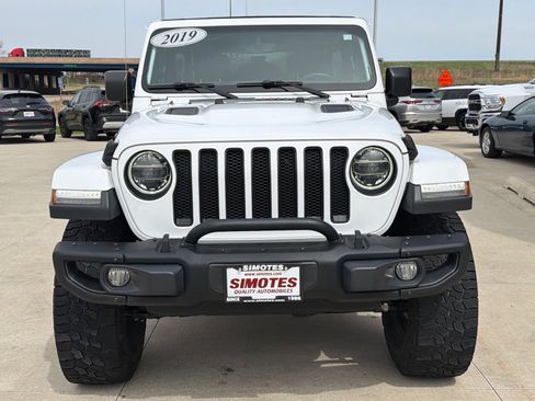 Used 2019 Jeep Wrangler Unlimited Sahara w/ Quick Order Package 24M Moab image 3