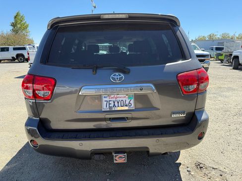 Used 2014 Toyota Sequoia Limited AWD/4WD image 4