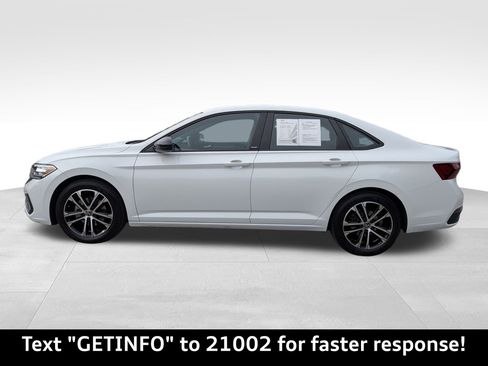 Used 2024 Volkswagen Jetta Sport image 7