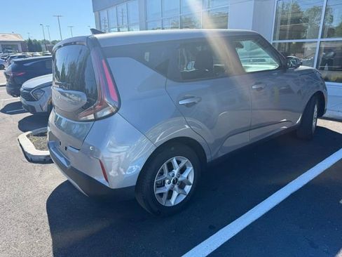 Certified 2024 Kia Soul LX w/ Option Group 015 FWD image 3