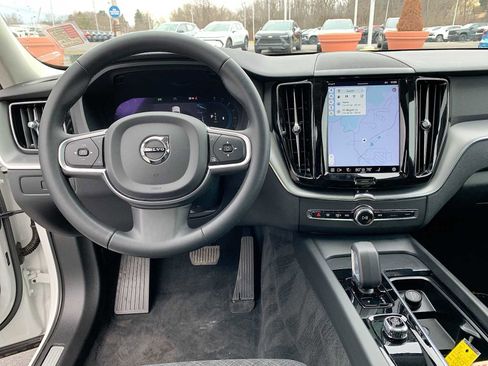 Used 2023 Volvo XC60 B5 Core image 21