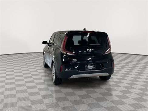 Used 2025 Kia Soul LX image 8