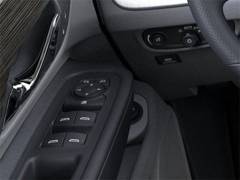 New 2024 GMC Terrain SLE w/ Driver Convenience Package image 22