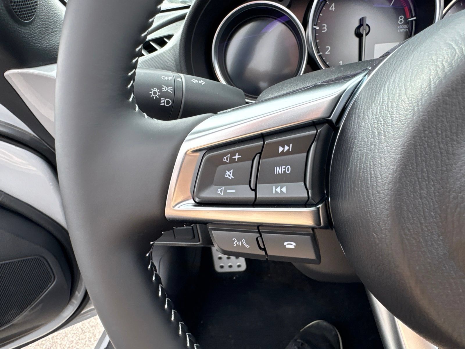 New 2026 MAZDA MX-5 Miata Club w/ Interior Package RWD image 14