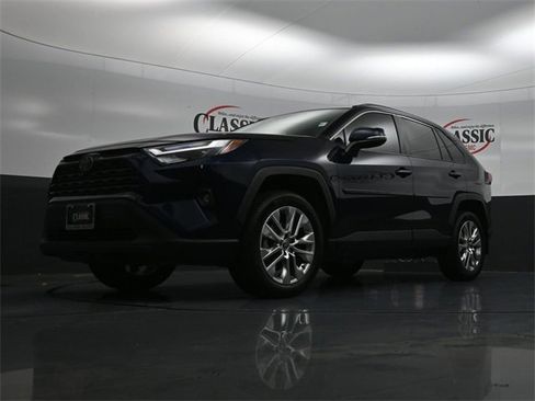 Used 2024 Toyota RAV4 XLE Premium image 27