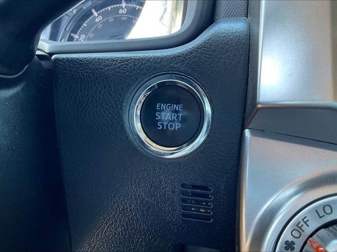 Used 2020 Toyota 4Runner SR5 Premium RWD image 31