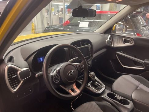 Used 2020 Kia Soul LX image 5